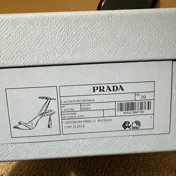 Prada Women's Elegant Black Heels - Picture 6 of 6